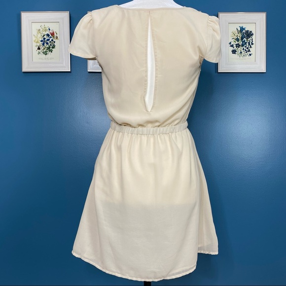 Pins & Needles Cream Tulip Sleeve Mini Dress S - Picture 10 of 13